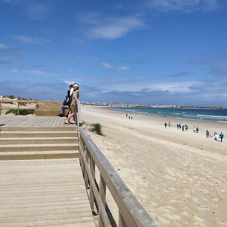 Beach And Surf Peniche Luaran gambar